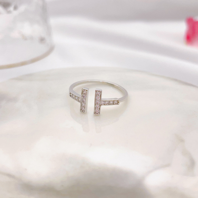 Simple T Ring