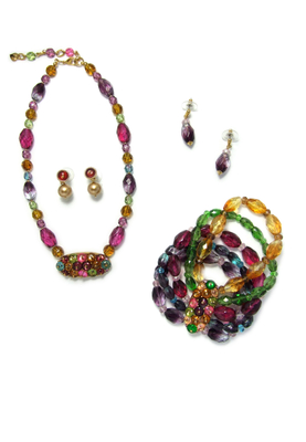Two-tone glass necklace & multi row stretch bracelet